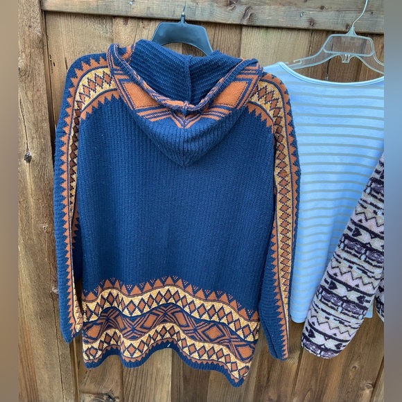 Women’s clothing bundle -3 pieces -SOLD - Picture 7 of 16